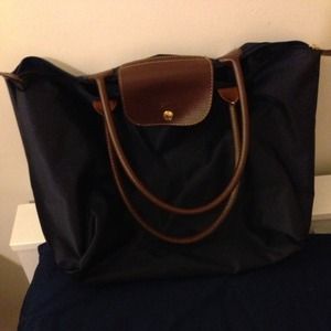 Longchamp medium tote