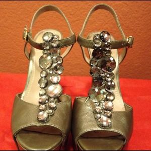 Vince Camuto sandals HOT!!!! 🙆