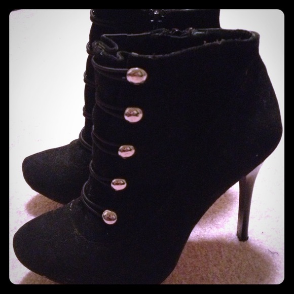 Unique Black Booties❤