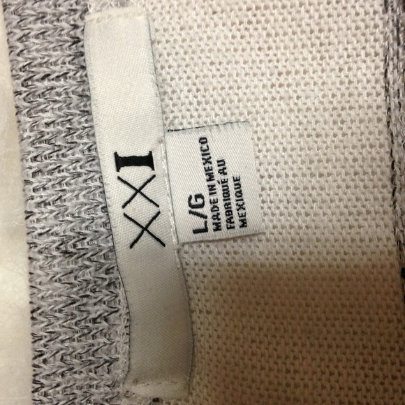 Aztec pattern sweater - Picture 2 of 2