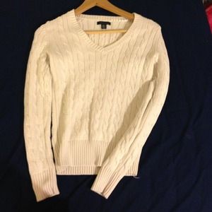 Tommy white sweater