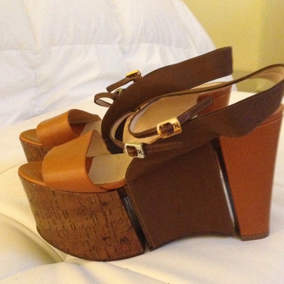 Shoes - Picture 4 of 4