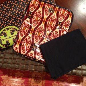 Tory Burch Accessories - Authentic!!!✨Tory Burch✨Ipad case Tory Burch Accessories - Authentic!!!✨Tory Burch✨Ipad case