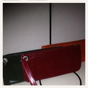 Red hobo clutch
