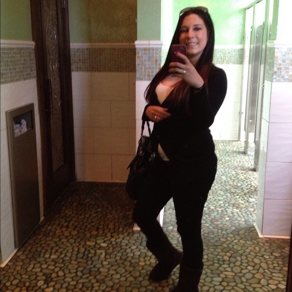 MEET THE SELLER&BUYER! 😊👗🎀👜💗 - Picture 4 of 4