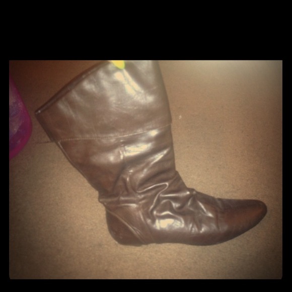 Brown boots! - Picture 1 of 1