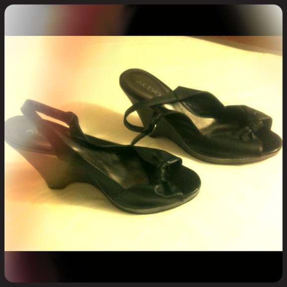 Aldo leather wedges