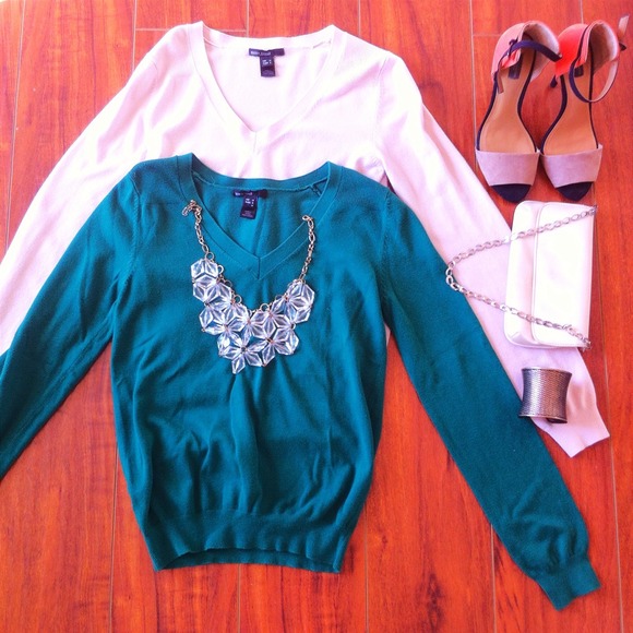 2 Mango Mng Green & Baby pink v neck sweaters