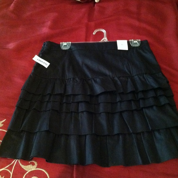 NWT Black Old Navy ruffled skirt
