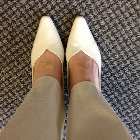 lifestride Shoes - Clearance!✂✂Winter white pumps