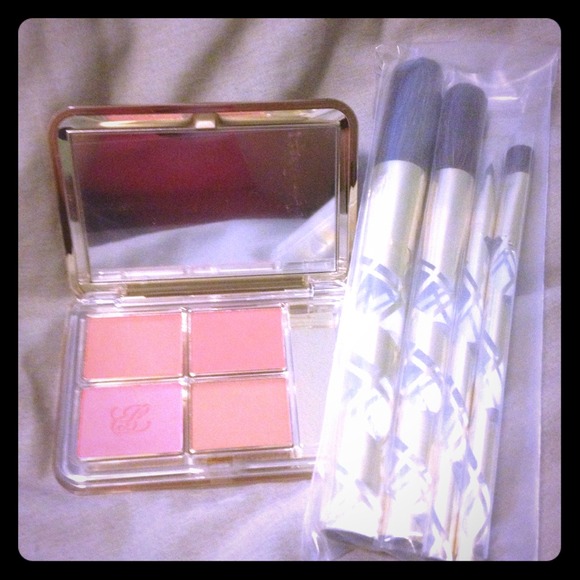 Estée Lauder compact/ brush set & BC bag