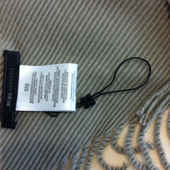 BCBG Light grey scarf - Picture 2 of 2