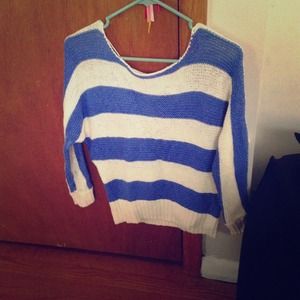 Quarter sleeve striped top