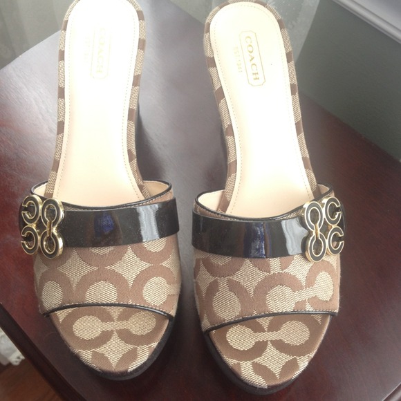 SOLD🌟Authentic coach wedges🌟
