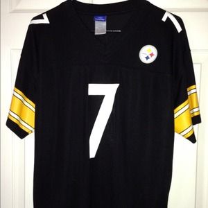 Bundle for Denisebrianna Jersey and 2 shirts.