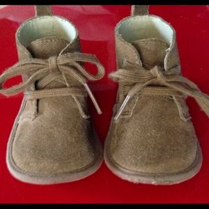 Vintage booties! Perfect for boys! Size 6-12 month