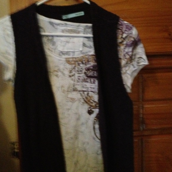 White top with blingy words and plum vest