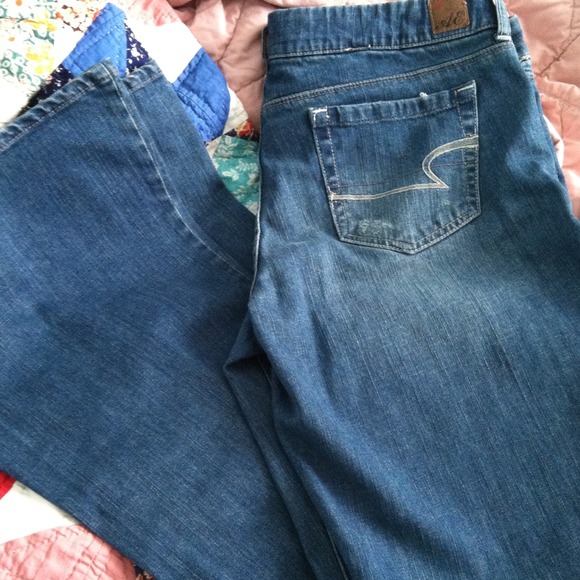 American Eagle "Real Flare" style 14 long jeans