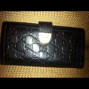 Authentic signature GUCCI GG Black Wallet