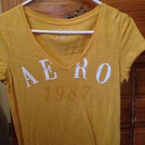 Golden v neck aero tee