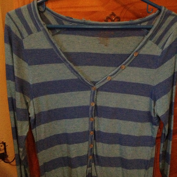 Blue v neck top