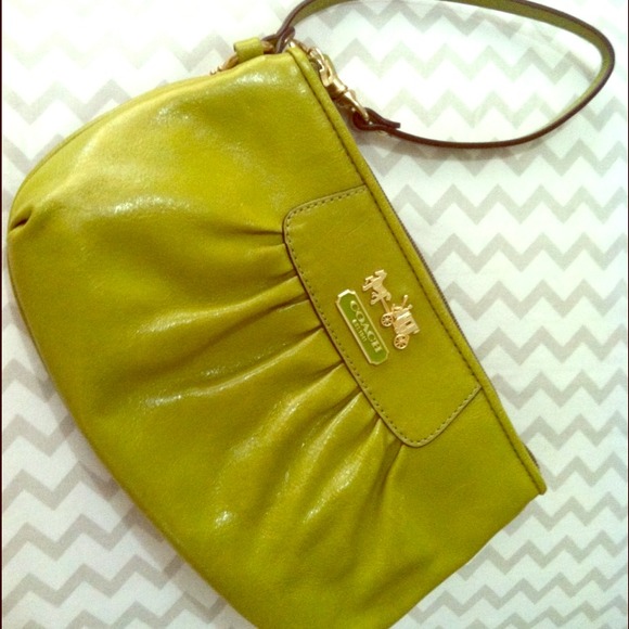 Nwt coach clutch!!!!