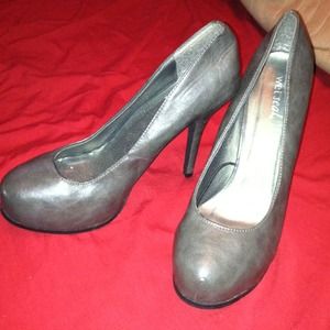 Size 10 Wet Seal pumps never worn!