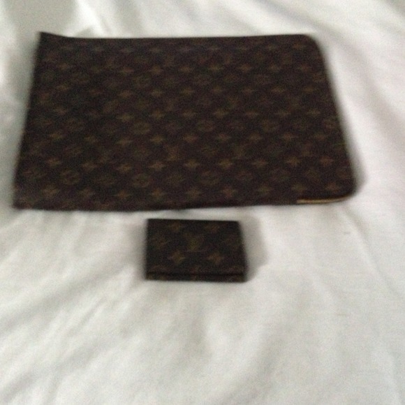 100% Authentic Louis Vuitton
