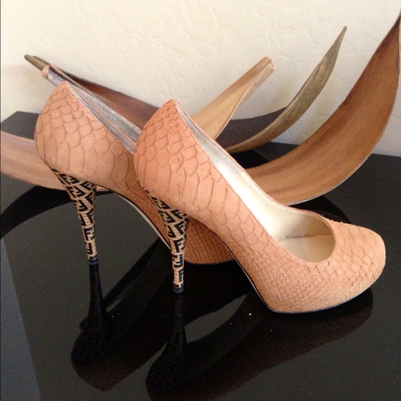 🌀🌀🌀SOLD🌀🌀🌀FENDI Superstar Zucca-Heel Pump