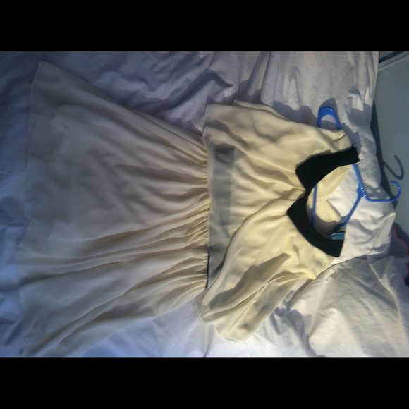 Pinafore dress! - Picture 2 of 3