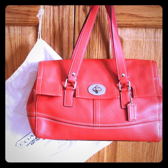 Authentic Coach purse. Great for spring!