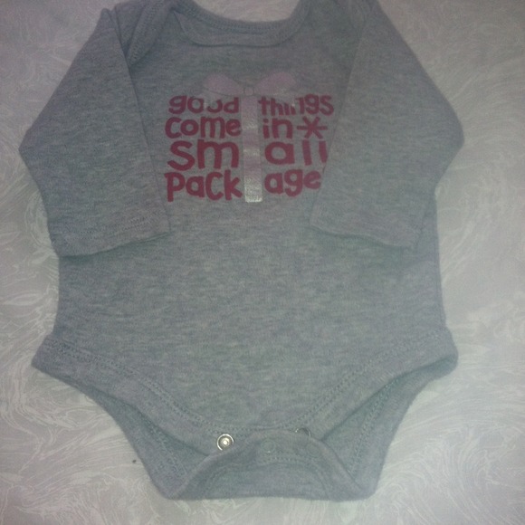 Quoted onesie 0-3 months