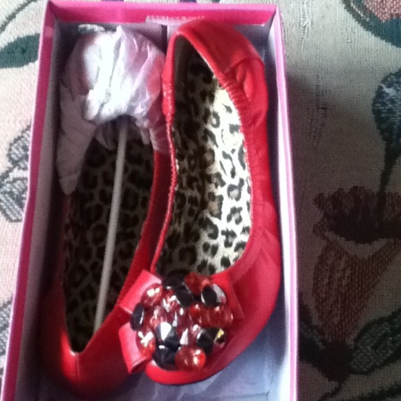 Adorable red shoes never worn!