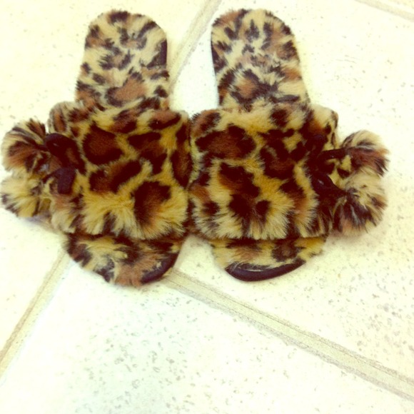 Hold!!Leopard hard sole slippers