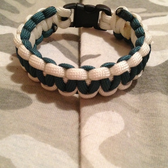 White &teal paracord bracelet