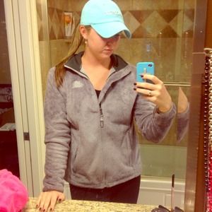 Gray north face jacket MEDIUM used!