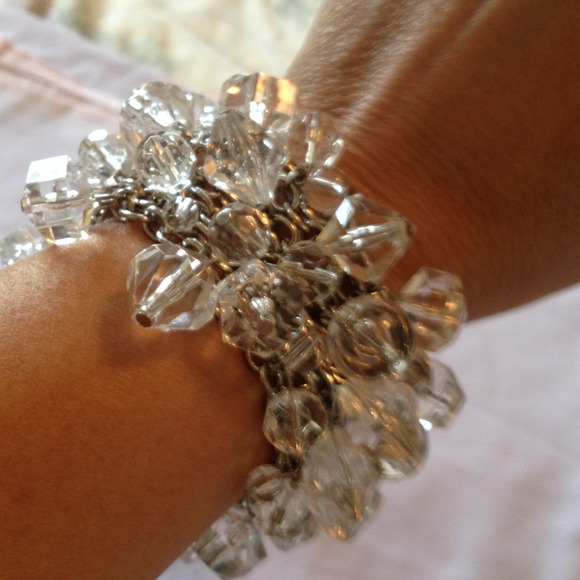 ⭐️On Hold For Tamie⭐️Wide acrylic bauble bracelet