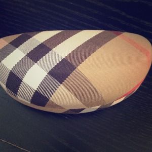 BURBERRY sunglass case