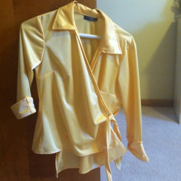 Yellow top - Picture 1 of 2