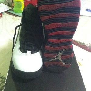 Air Jordan retro 10 size 4