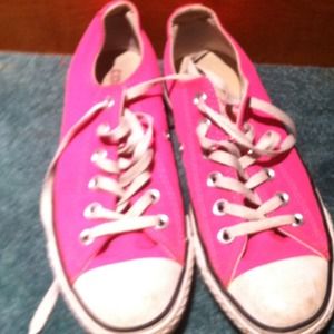 Pink converse