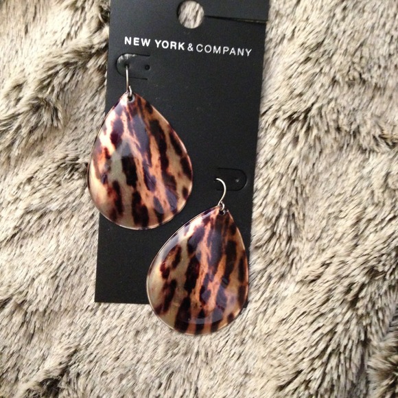 BUNDLE!!! Two pair of earrings - Picture 3 of 4