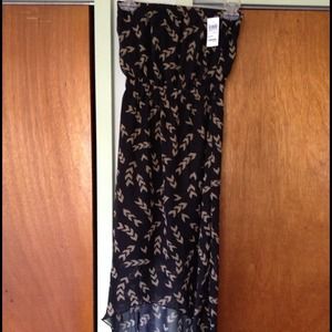 🎉SOLD🎉 Super cute high low strapless dress.