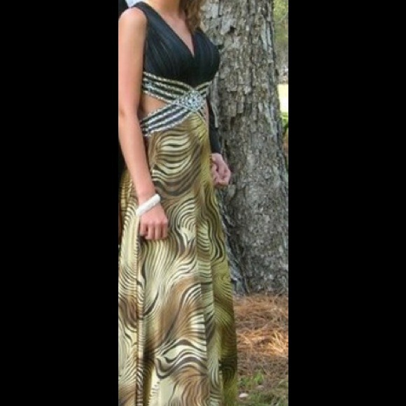 Sheri Hill prom dress - Picture 1 of 3