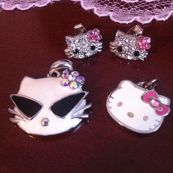 Lot of hello kitty jewelry!
