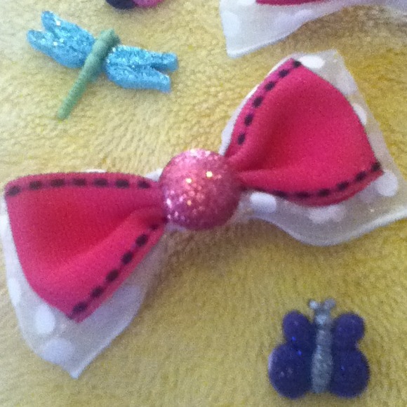 Adorable pink and white hair bow! - Picture 2 of 4
