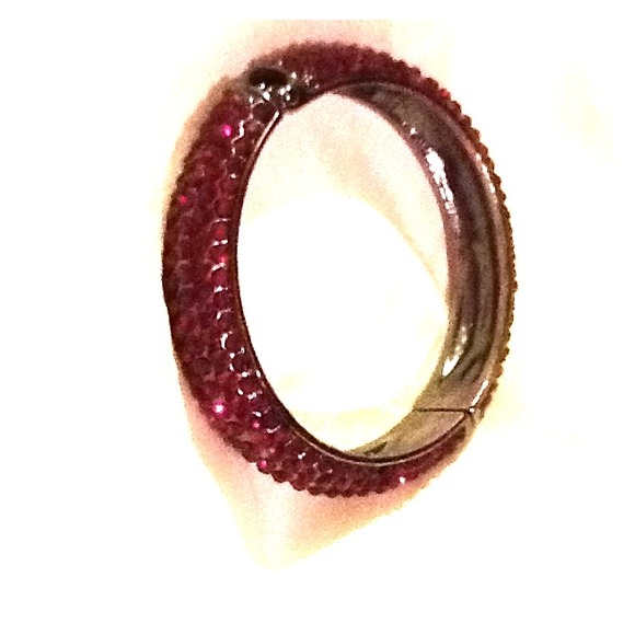 Sparkly red bangle