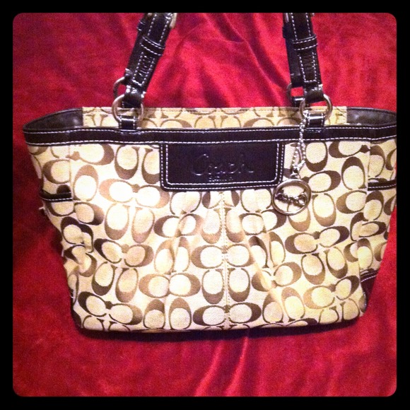 ✨Authentic Coach Purse✨