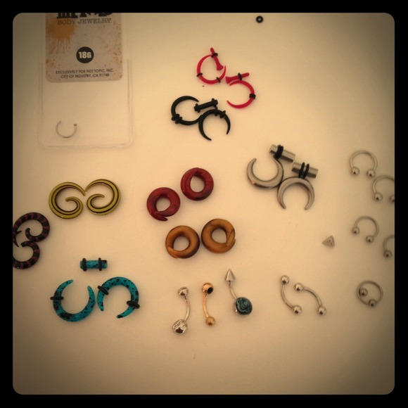 Jewelry - ❌Reserved❌Lot of 18-2g. Earrings/belly rings/nose