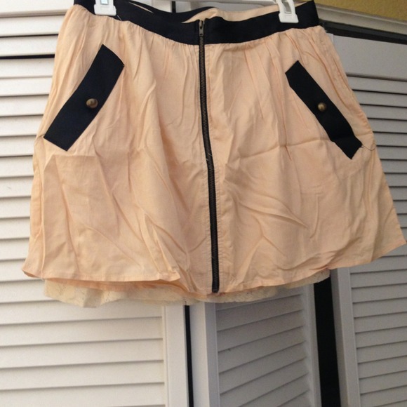 Beige super cute skirt perfect summer